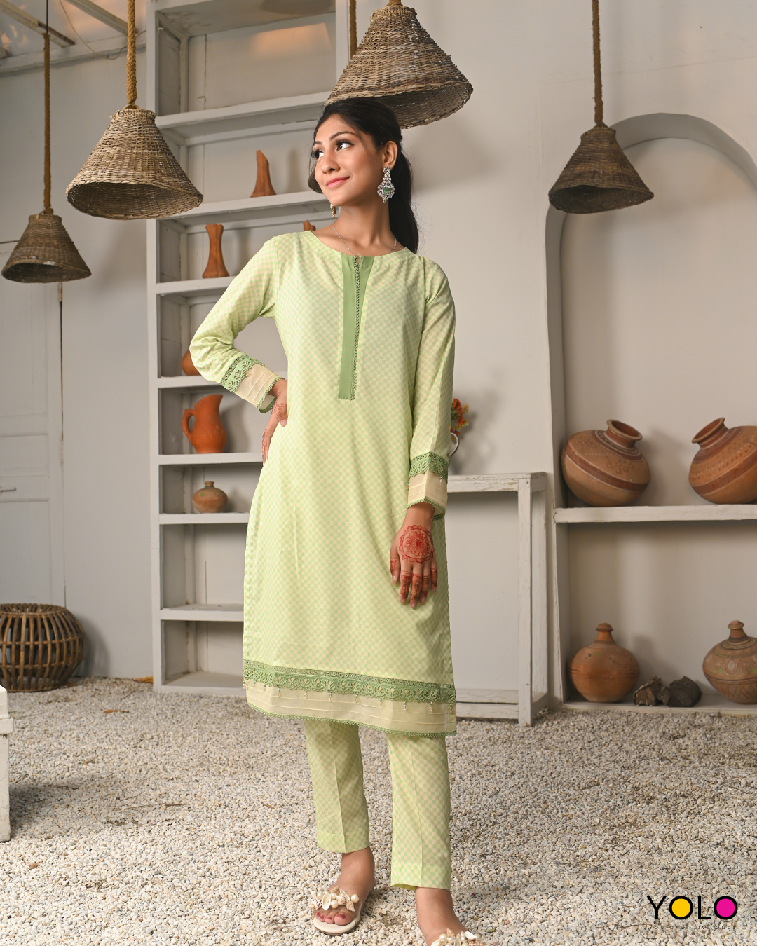 2 Pc Digital Printed Lawn SRTW-0157