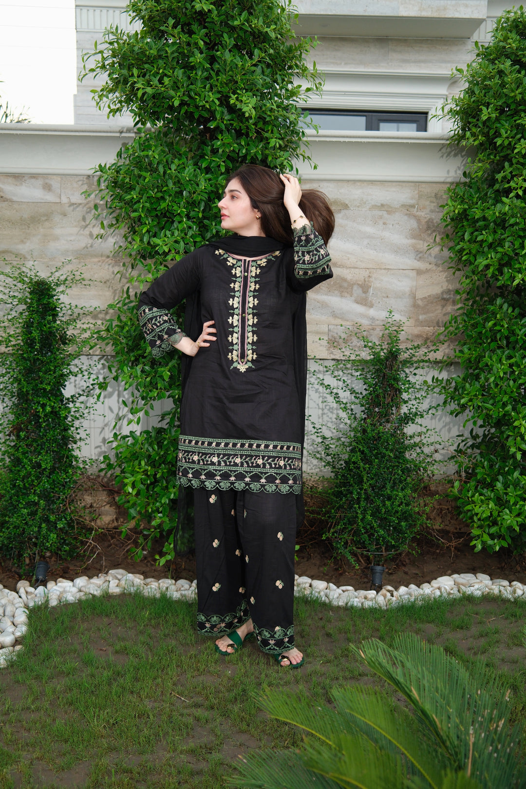 3Pc Black Embroidered Lawn with Chiffon Dupatta RIW-R26-0001