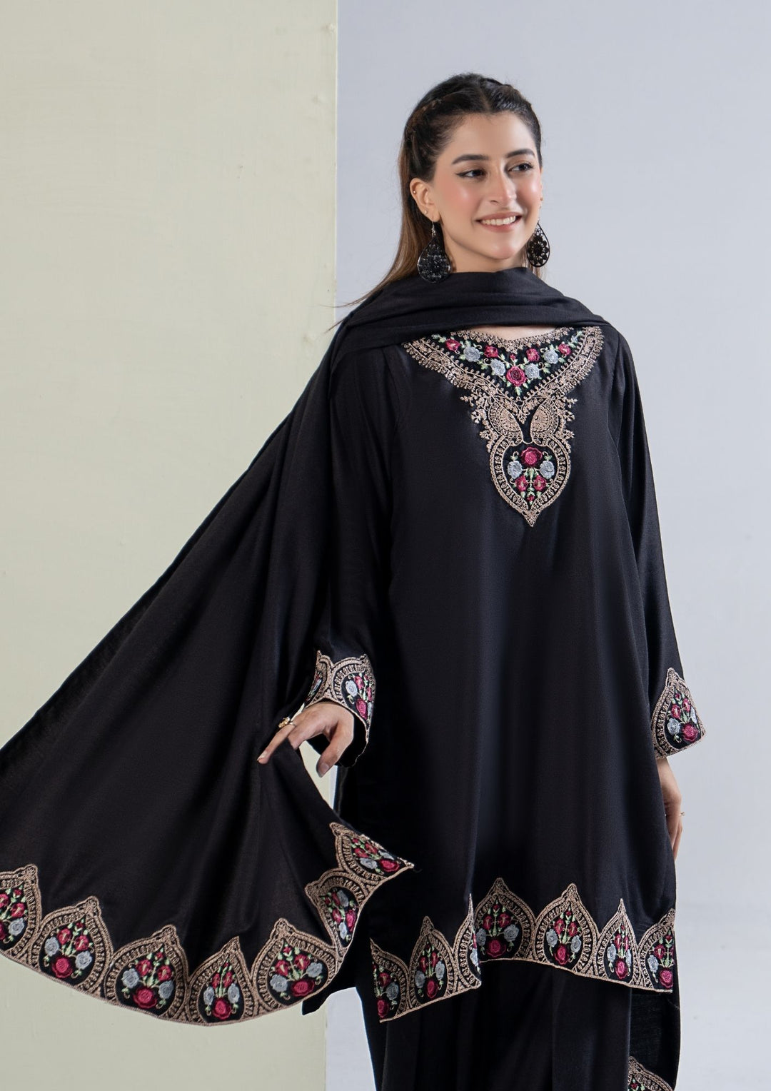 3Pc Embroidered Alpine Karandi Black SAY-W26-0018