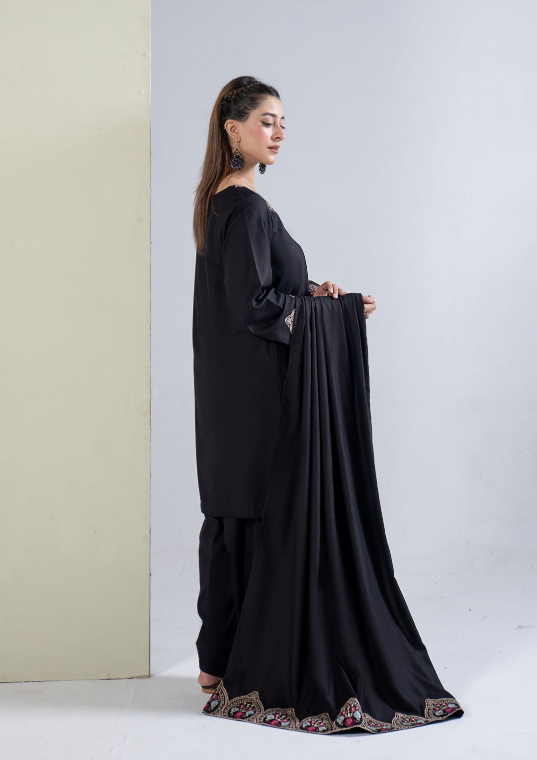 3Pc Embroidered Alpine Karandi Black SAY-W26-0018