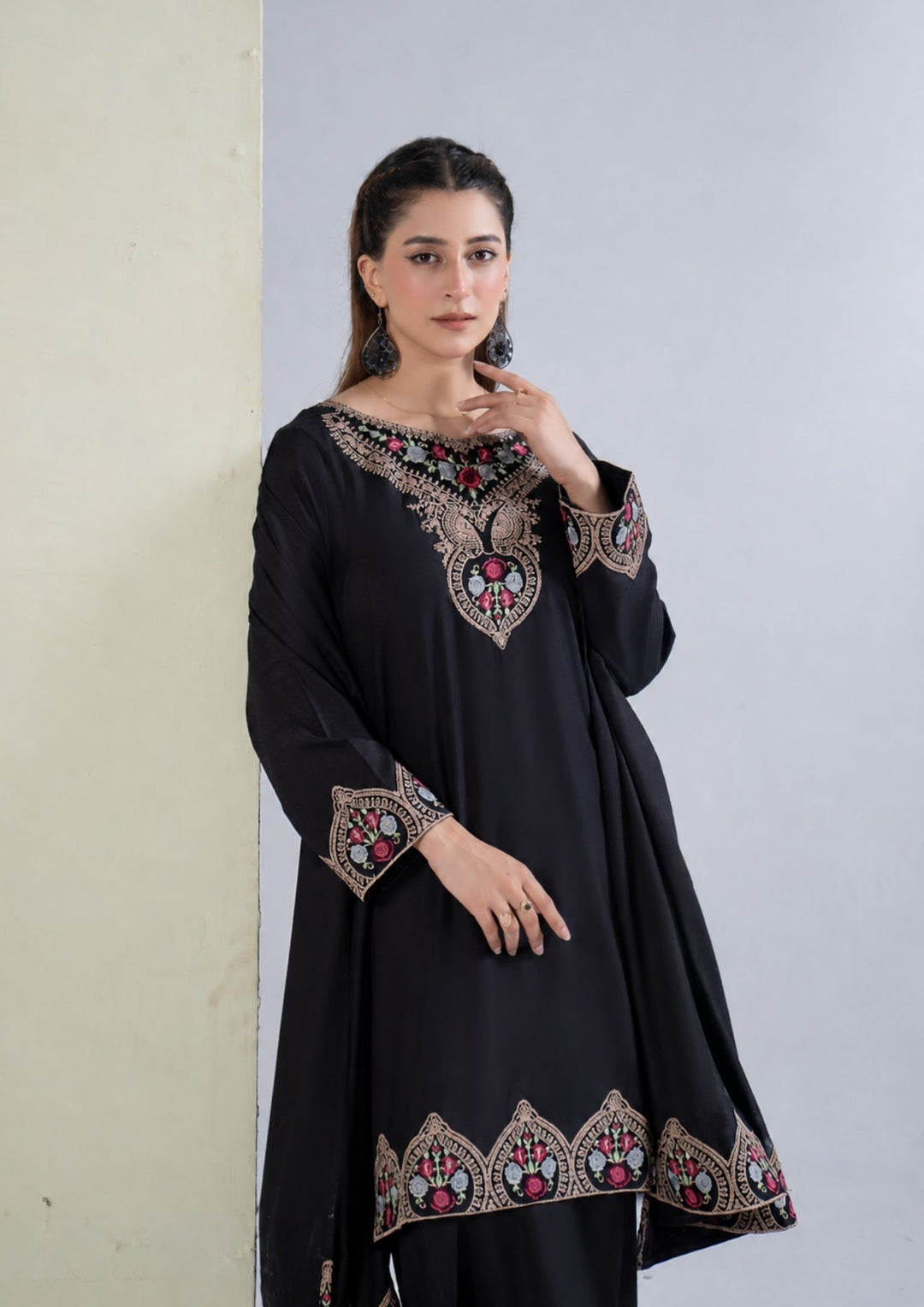 3Pc Embroidered Alpine Karandi Black SAY-W26-0018