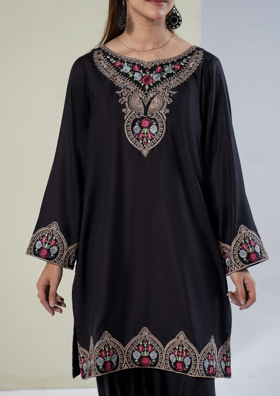 3Pc Embroidered Alpine Karandi Black SAY-W26-0018