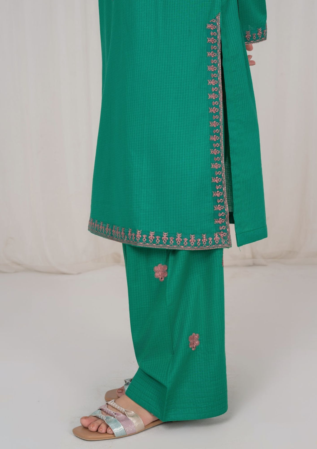2Pc Green Embroidered Lawn RIW-R26-0020