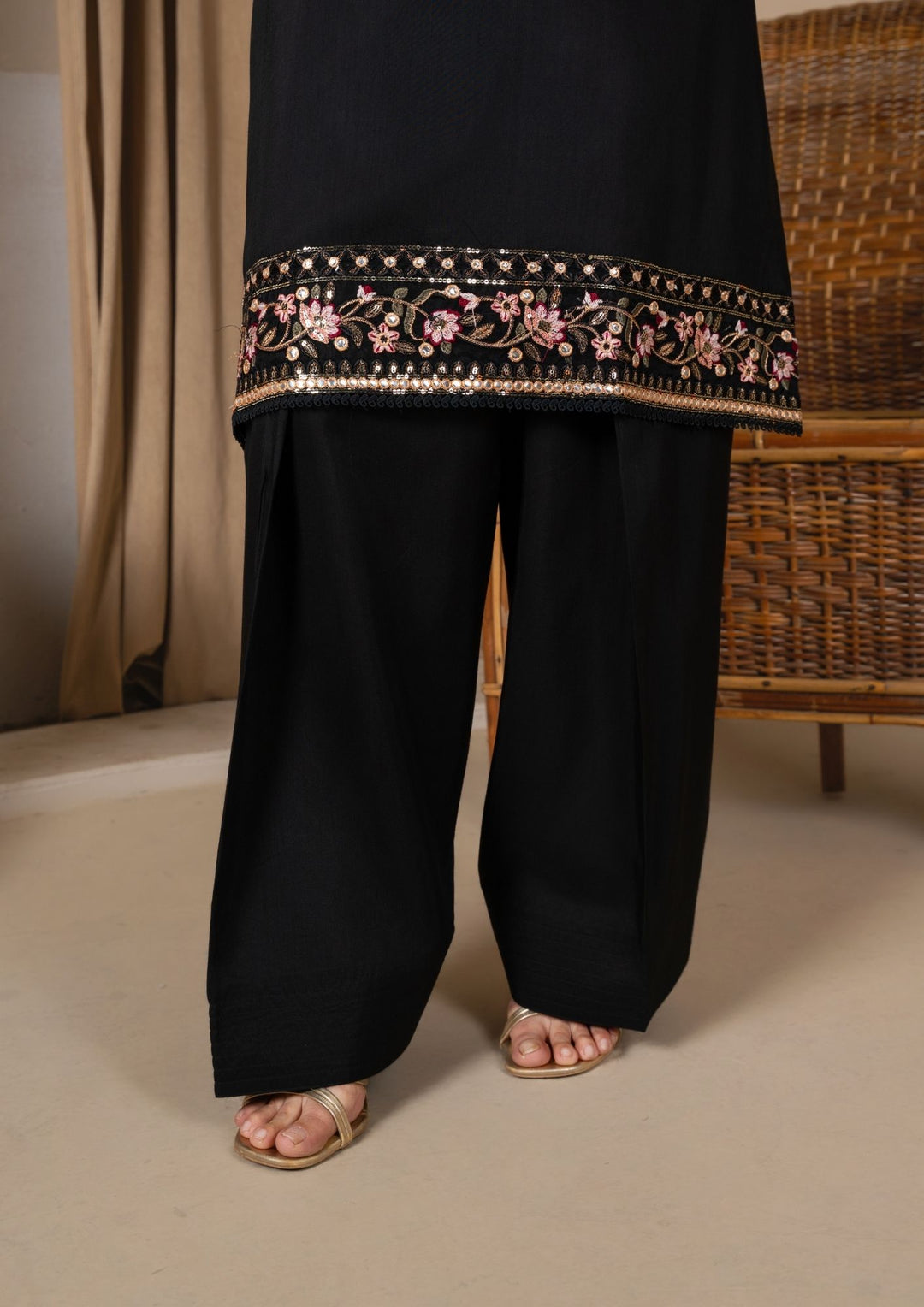 3Pc Embroidered Silk Viscose with Farshi Shalwar Black JASHAN-J26-0001