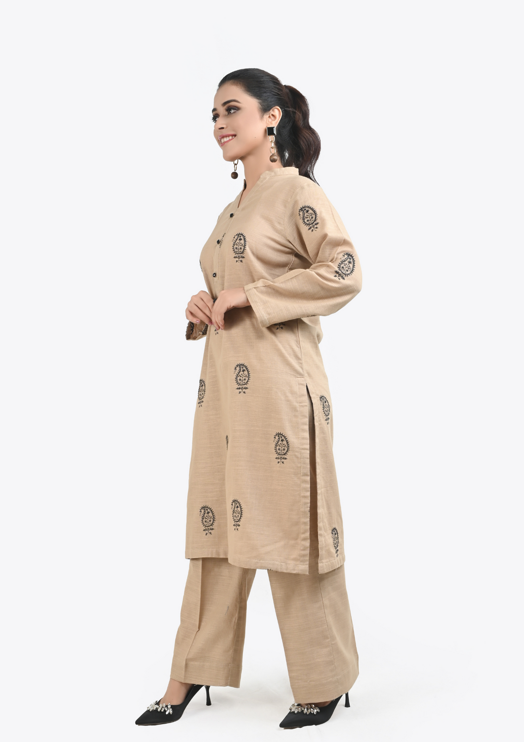 Khaddar Embroidered 2pc with Plain Trouser WRTW-0021