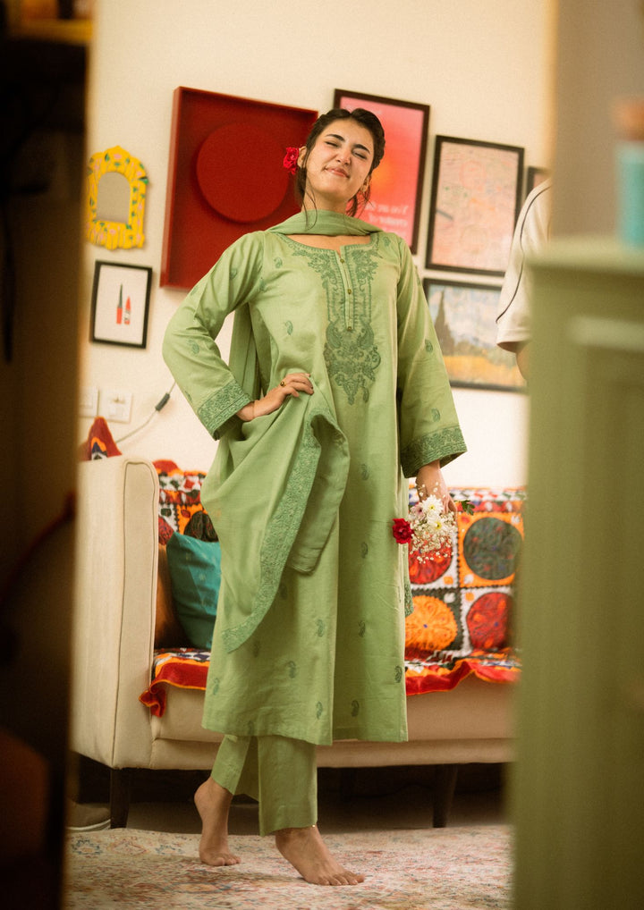 3Pc Pistachio Embroidered Lawn with Chiffon Dupatta RIW-R26-0002