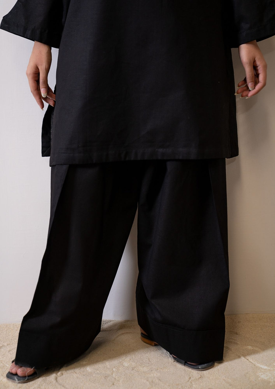 2Pc Lawn Black MONO-M26-0004