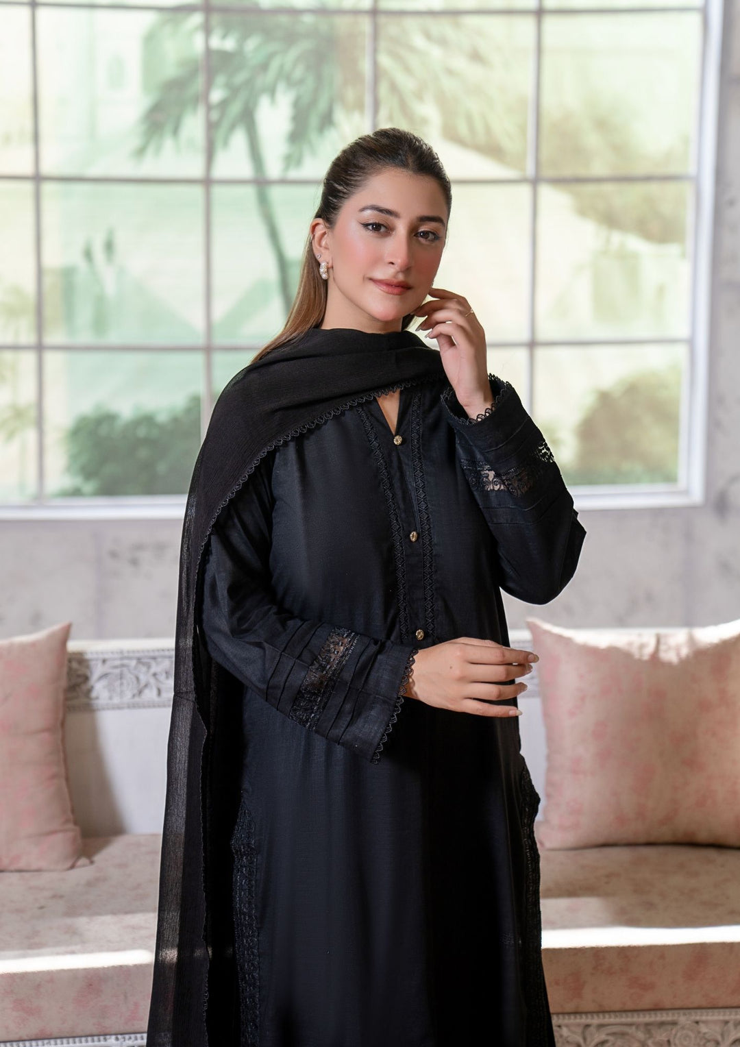3Pc Lawn Black with Chiffon Dupatta MONO-M26-0005