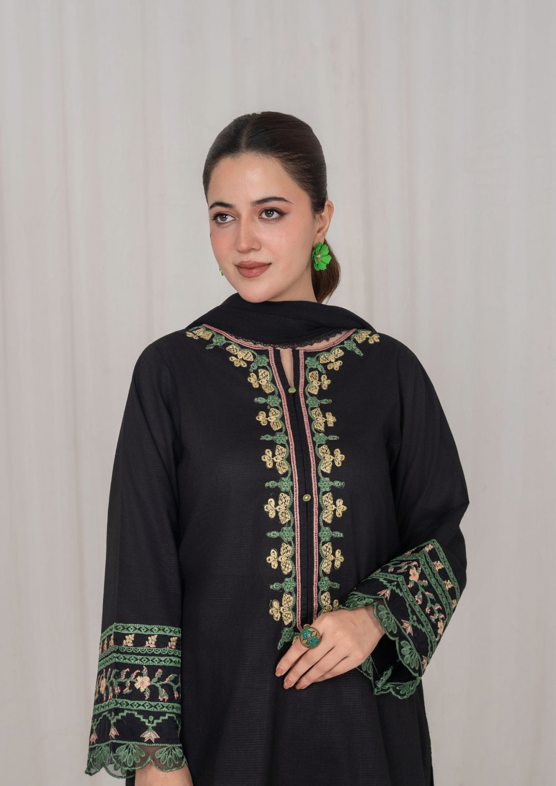 3Pc Black Embroidered Lawn with Chiffon Dupatta RIW-R26-0001