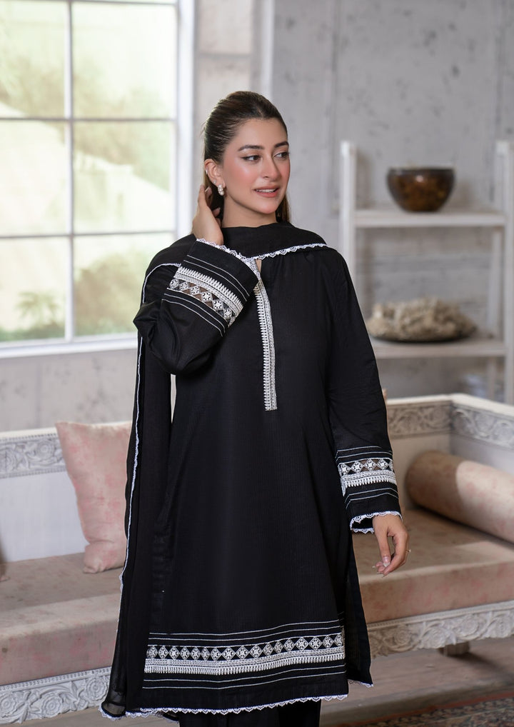 3Pc Lawn Black with Chiffon Dupatta MONO-M26-0007