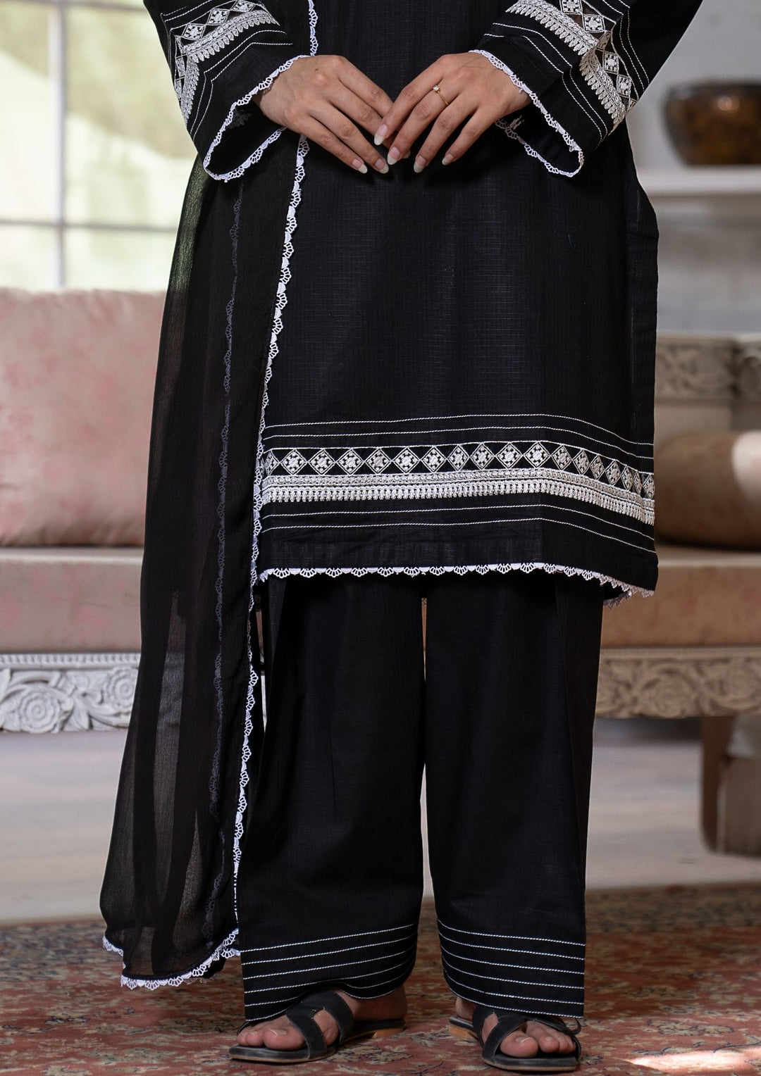 3Pc Lawn Black with Chiffon Dupatta MONO-M26-0007