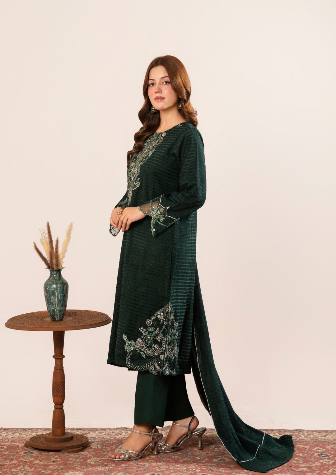 3Pc Alpine Velvet Tilla Embroidered with Velvet Shawl Bottle AFP-A25-0007