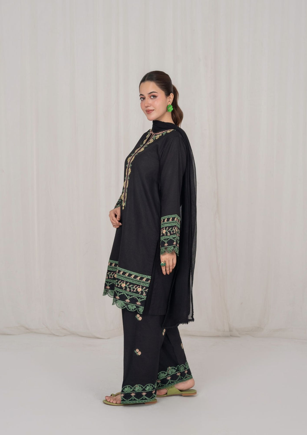 3Pc Black Embroidered Lawn with Chiffon Dupatta RIW-R26-0001