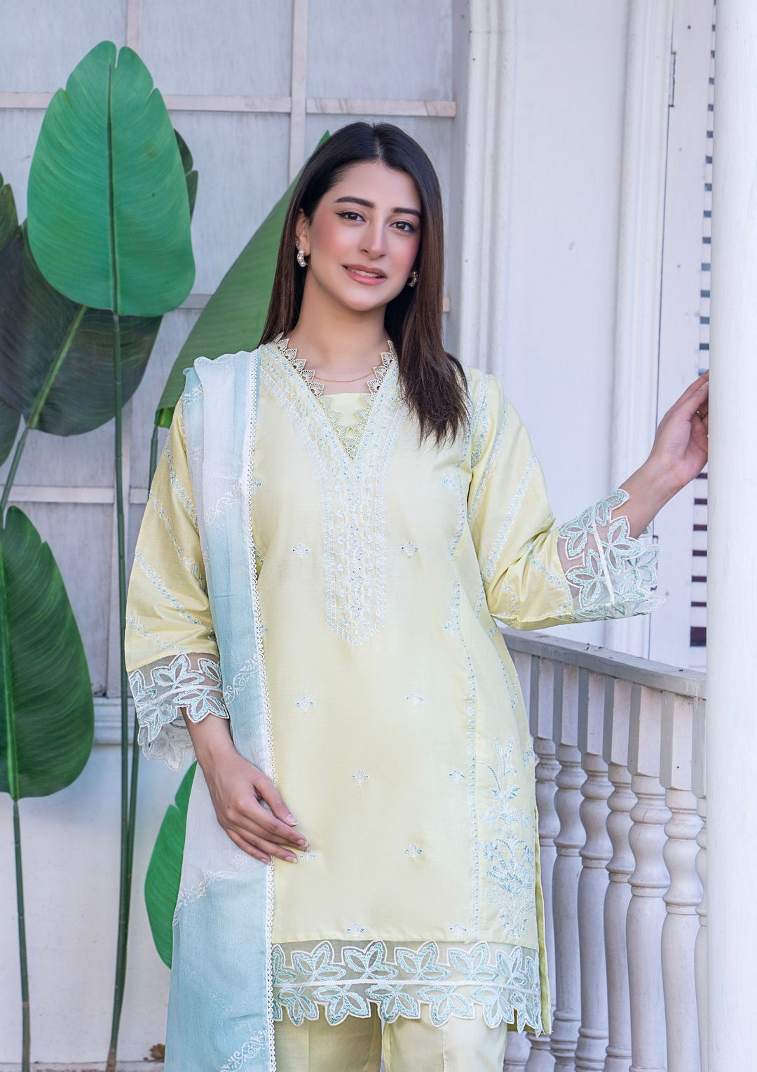3Pc Embroidered Lawn with Tie&Dye Chiffon Dupatta SUM-M26-0005