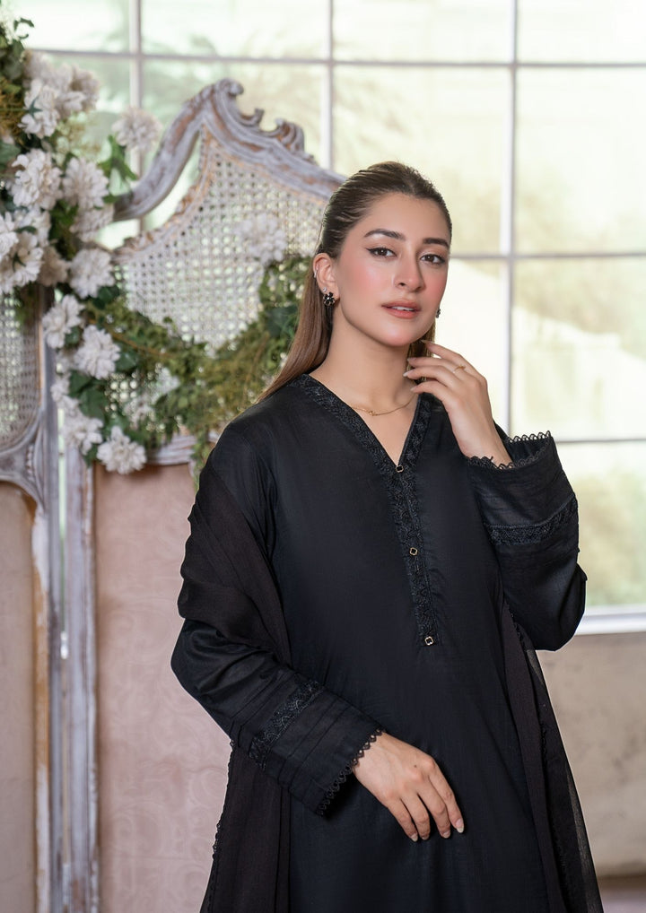 3Pc Lawn Black with Chiffon Dupatta MONO-M26-0008