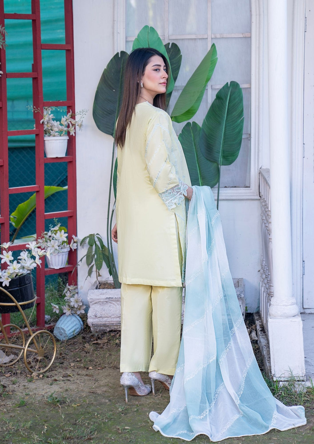3Pc Embroidered Lawn with Tie&Dye Chiffon Dupatta SUM-M26-0005