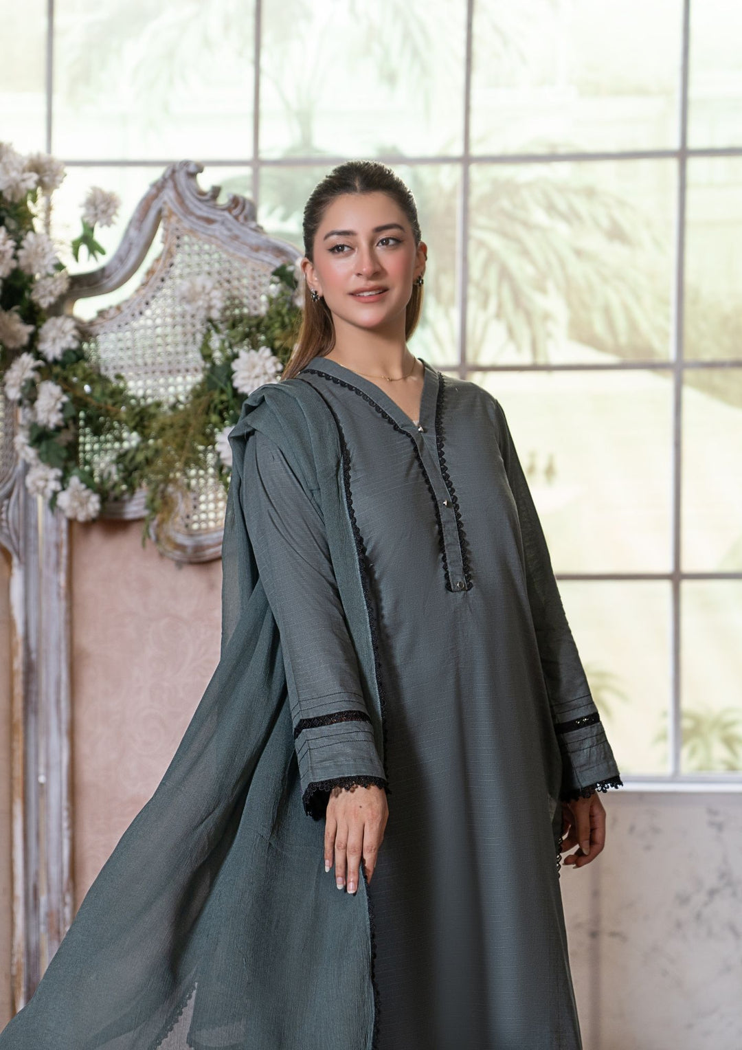 3Pc Lawn Grey with Chiffon Dupatta MONO-M26-0011