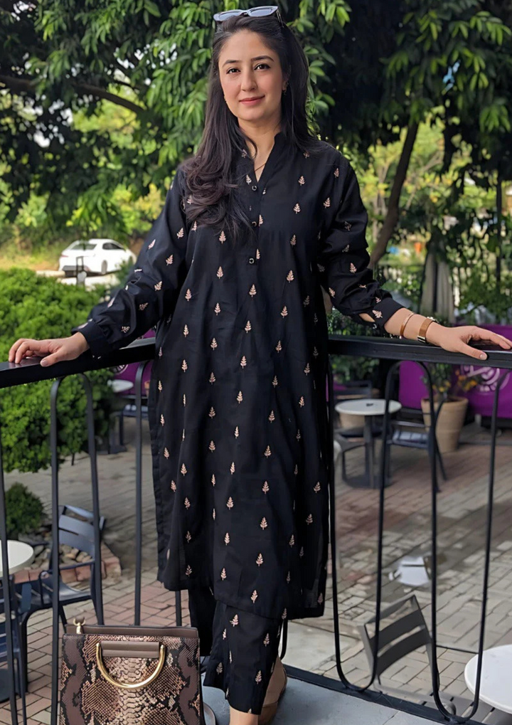 2 Pc Embroidered Lawn ELD-1