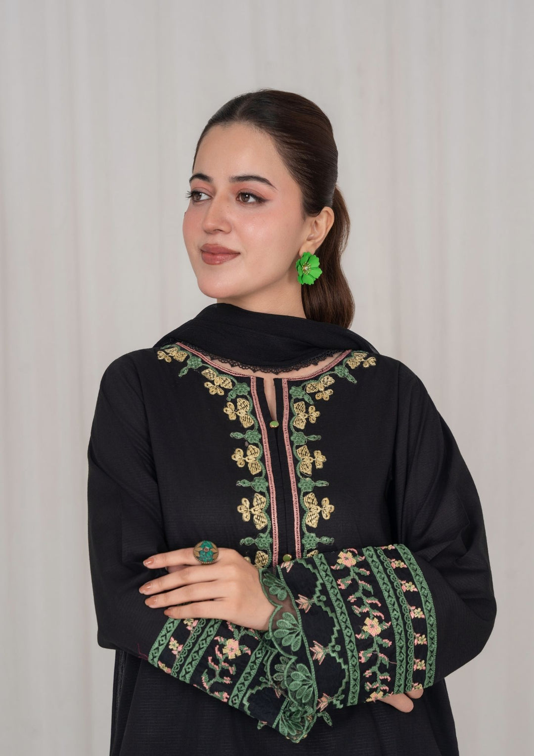 3Pc Black Embroidered Lawn with Chiffon Dupatta RIW-R26-0001