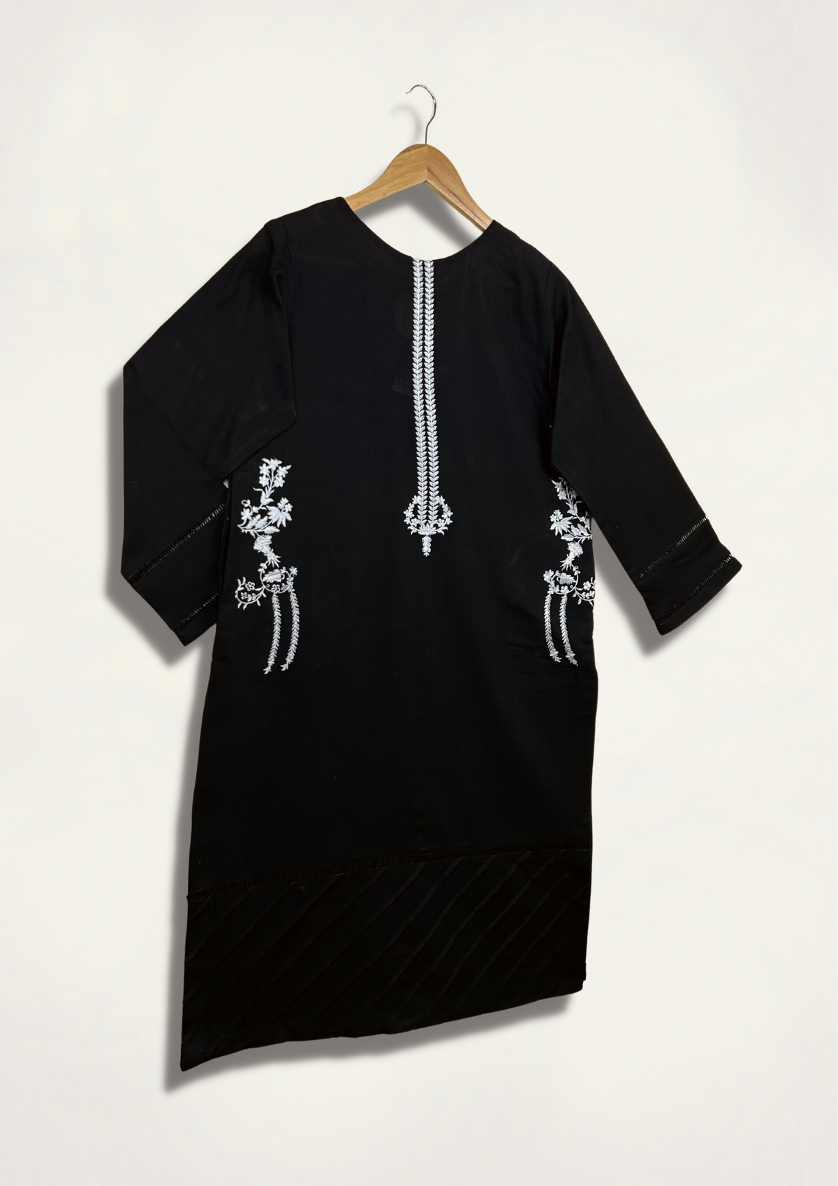 2 Pc Embroidered Lawn S025