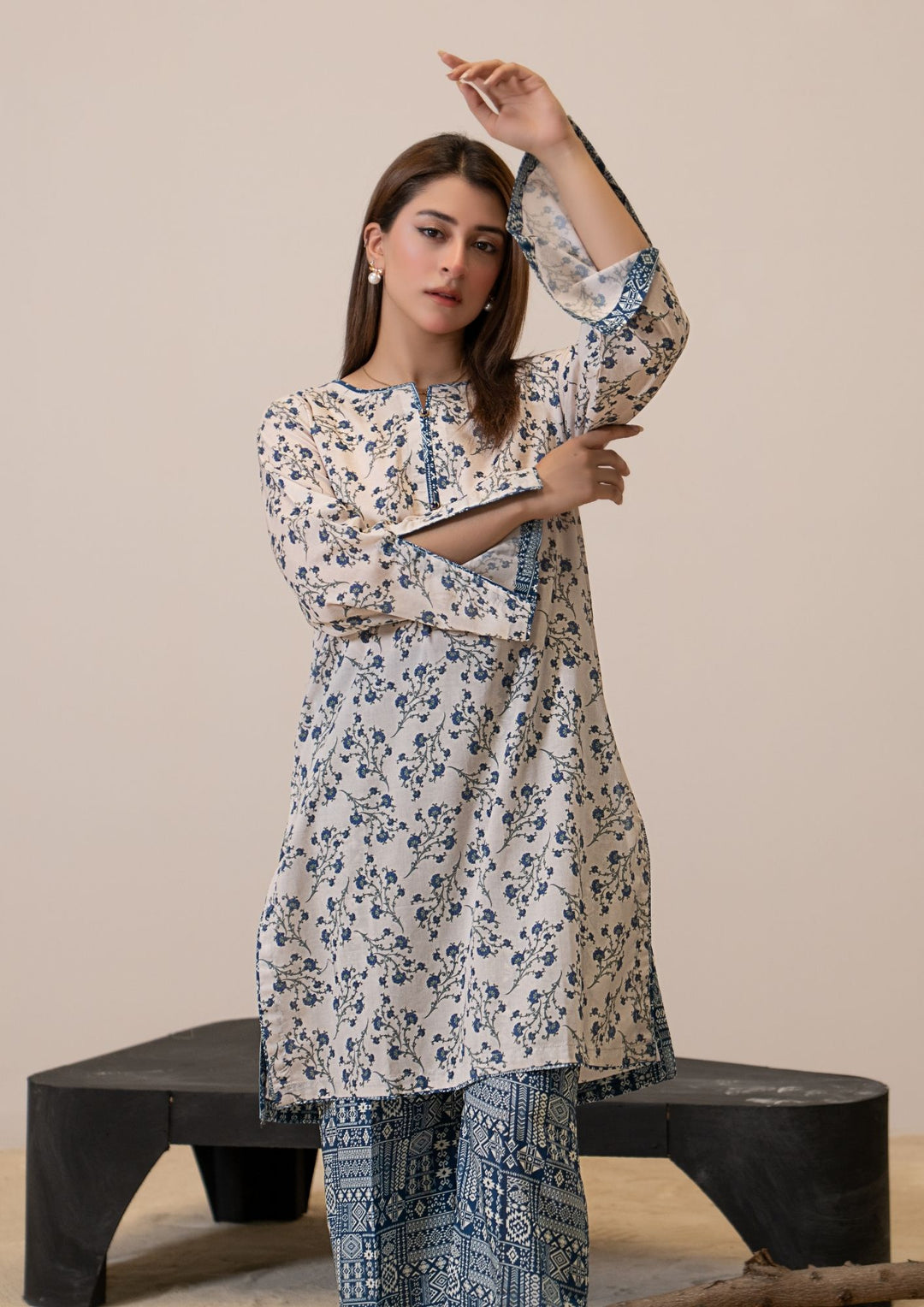2Pc Digital Print Lawn Gulmeena-G26-0029
