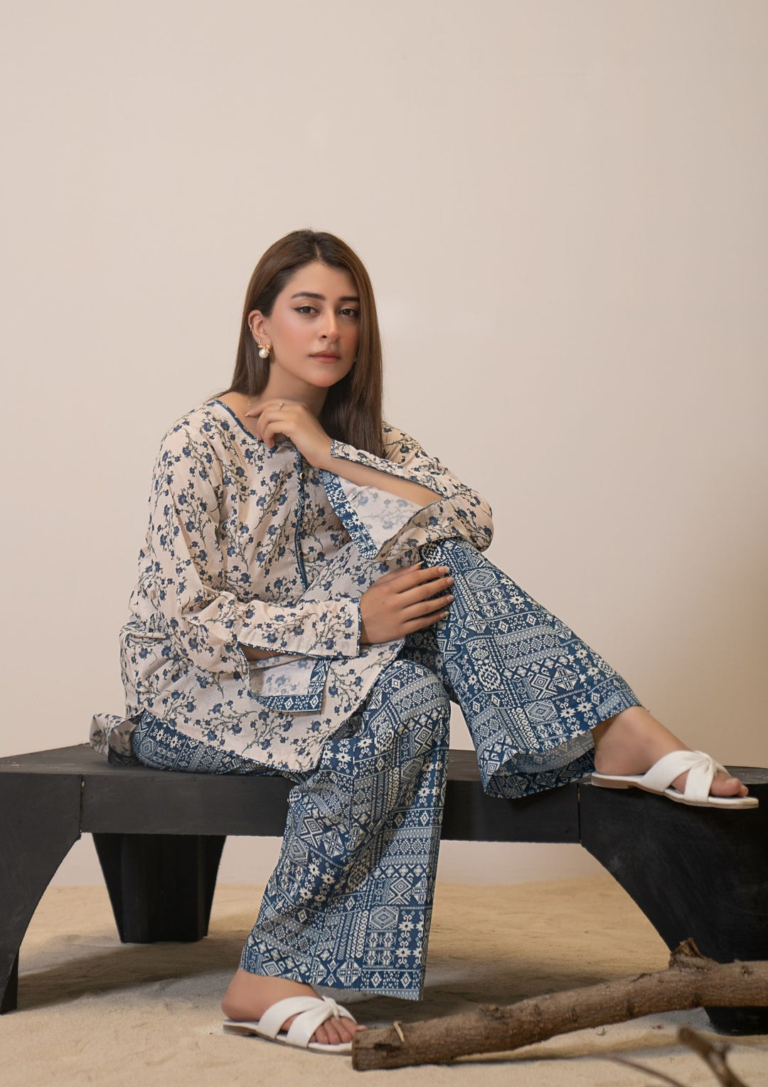 2Pc Digital Print Lawn Gulmeena-G26-0029
