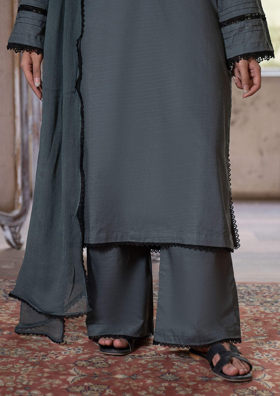 3Pc Lawn Grey with Chiffon Dupatta MONO-M26-0011