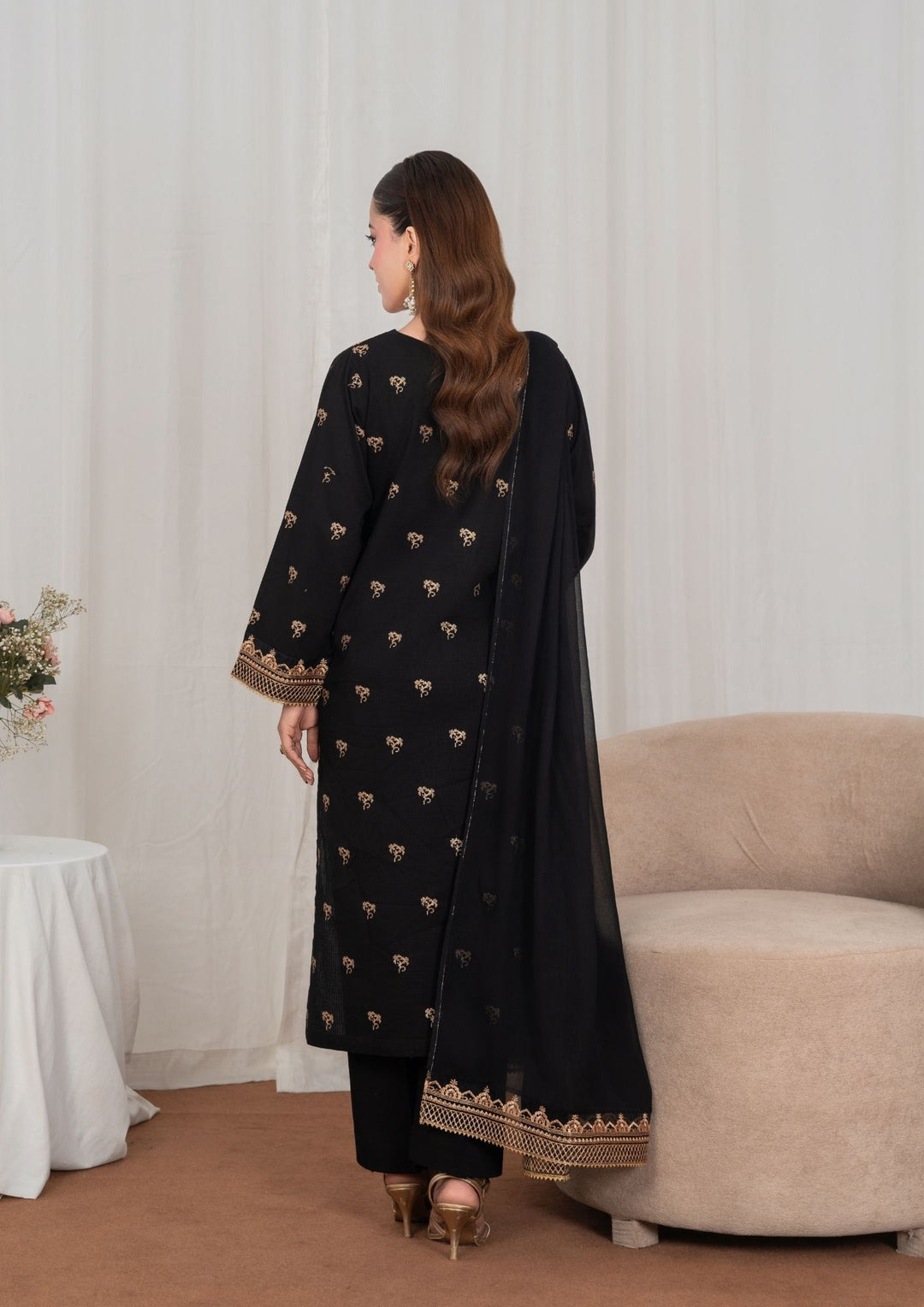 3Pc Tilla Embroidered Textured Lawn with Embroidered Border Chiffon Dupatta Black JASHAN-J26-0026