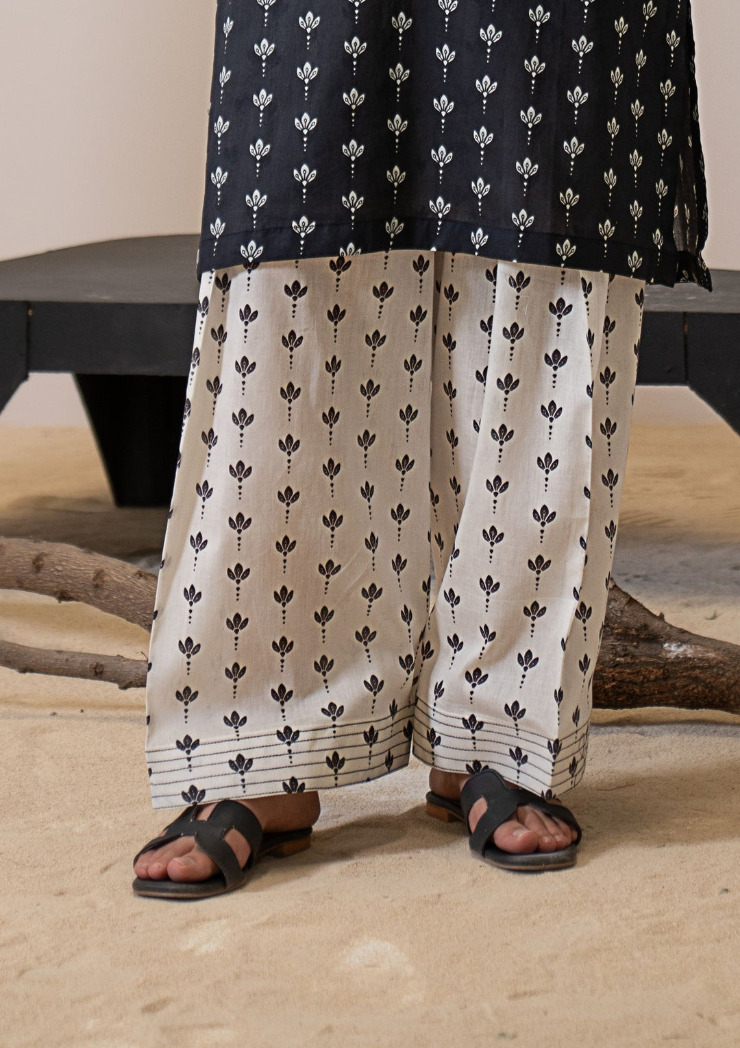 2Pc Digital Print Lawn MONO-M26-0001
