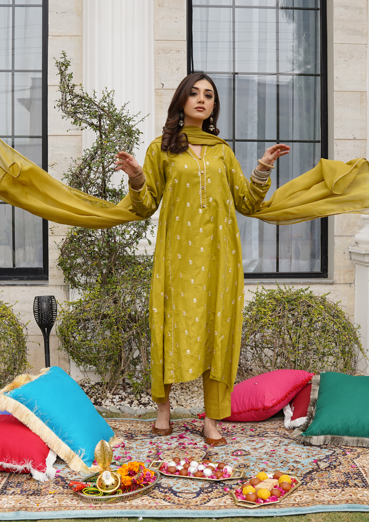 3Pc Golden Tilla Embroidered Lawn with Crinkle Chiffon PkDupatta EMB-J24-0002
