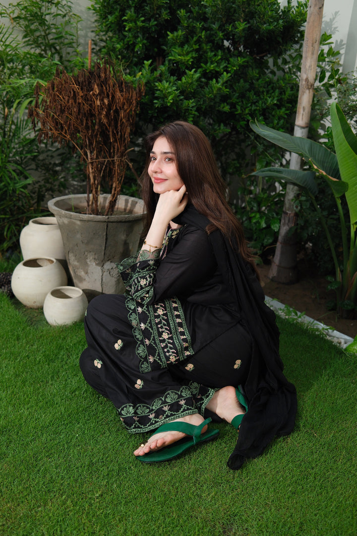 3Pc Black Embroidered Lawn with Chiffon Dupatta RIW-R26-0001