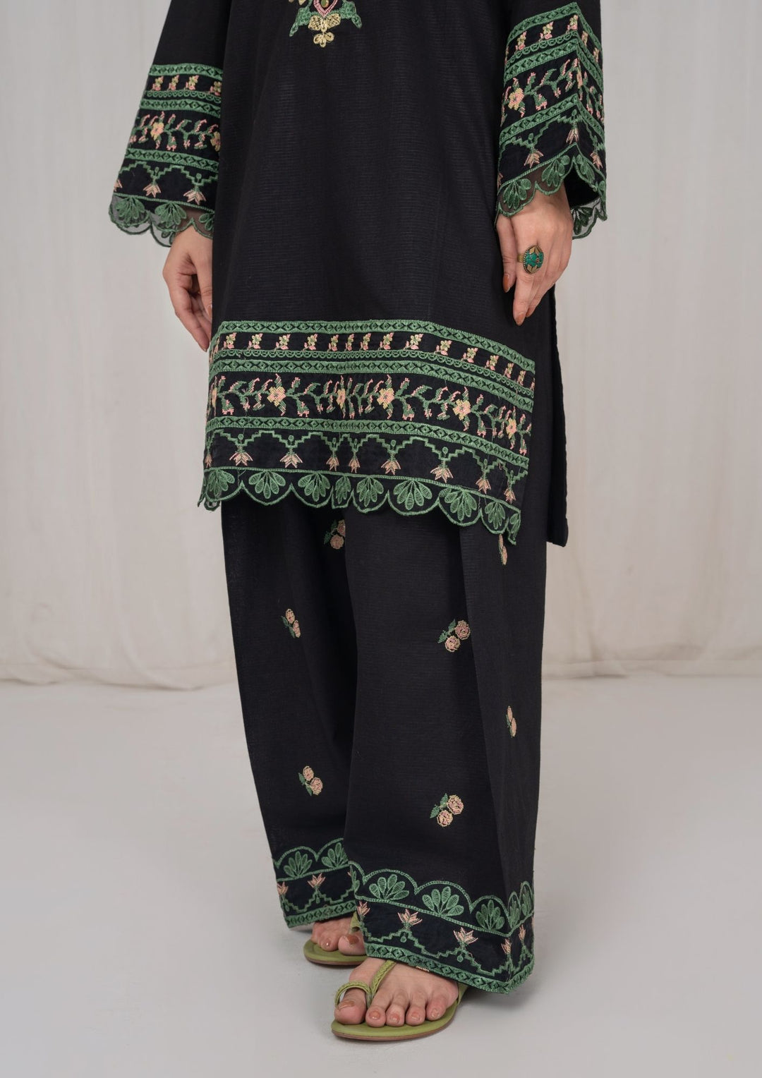 3Pc Black Embroidered Lawn with Chiffon Dupatta RIW-R26-0001