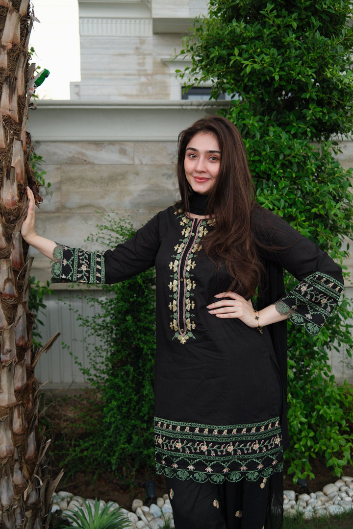 3Pc Black Embroidered Lawn with Chiffon Dupatta RIW-R26-0001